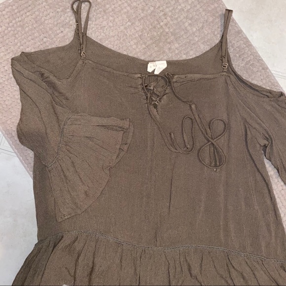 Cold Shoulder Lace Up Ruffle Top - Picture 2 of 2
